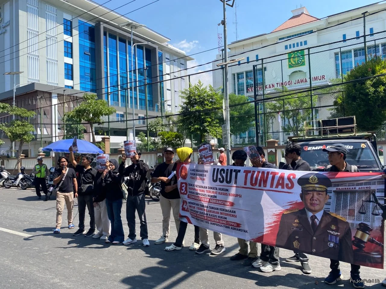 Darurat Korupsi, Mahasiswa: Hukum Tak Boleh Jadi Tameng Kekuasaan 4 Darurat Korupsi, Mahasiswa: Hukum Tak Boleh Jadi Tameng Kekuasaan I PojokPublik