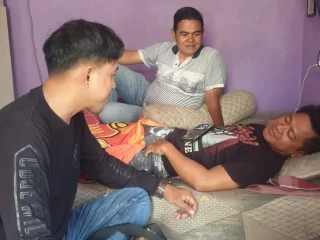 Wujud Kepedulian, Ketua Umum FWS Sambangi Anggota Timsus yang Tertimpa Musibah