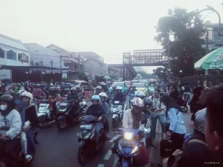 Kemacetan Panjang Melanda Ruas jalan Cikunir,Kalimalang Hingga jalan  Raya Juanda Bekasi 