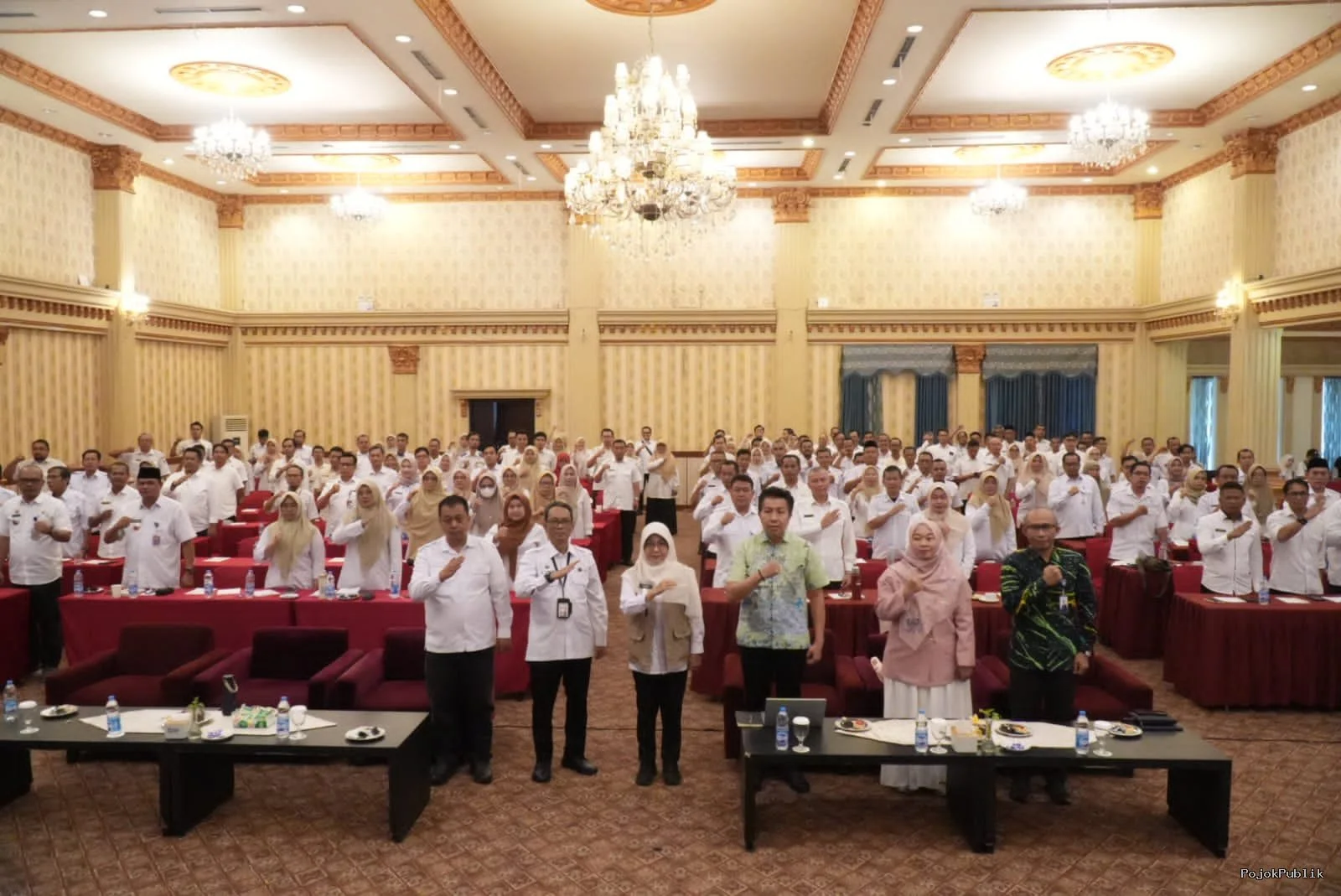 Bupati Pandeglang Raden Dewi Setiani Minta APIP Kawal Program Strategis Daerah 7 Bupati Pandeglang Raden Dewi Setiani Minta APIP Kawal Program Strategis Daerah I PojokPublik