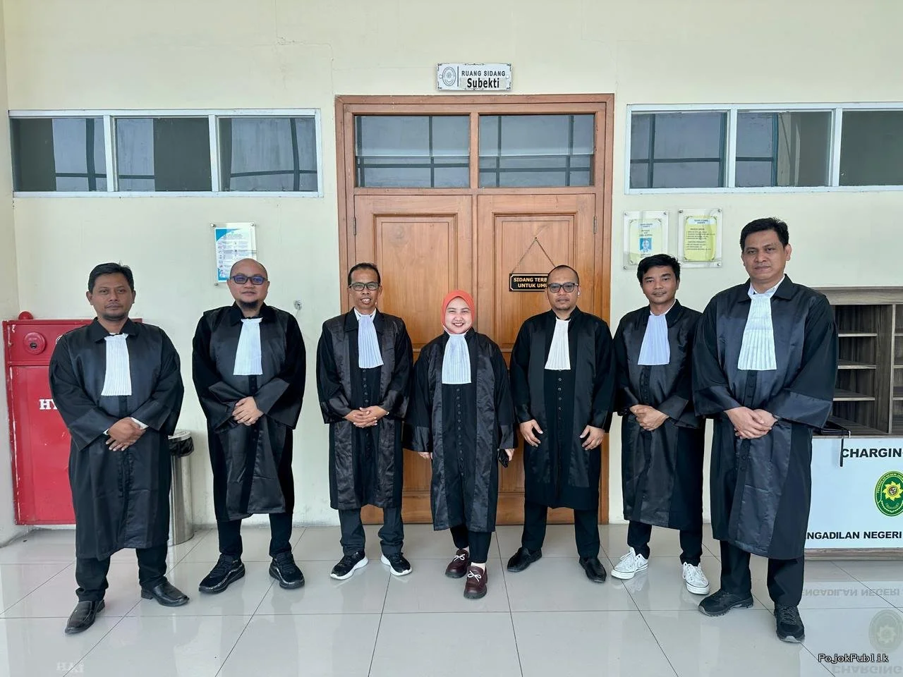 Sidang Perdana Kasus Gas Portable: 15 Advokat LBH Peradi Profesional Dampingi Buruh Pabrik di PN Jakarta Utara 5 Sidang Perdana Kasus Gas Portable: 15 Advokat LBH Peradi Profesional Dampingi Buruh Pabrik di PN Jakarta Utara I PojokPublik
