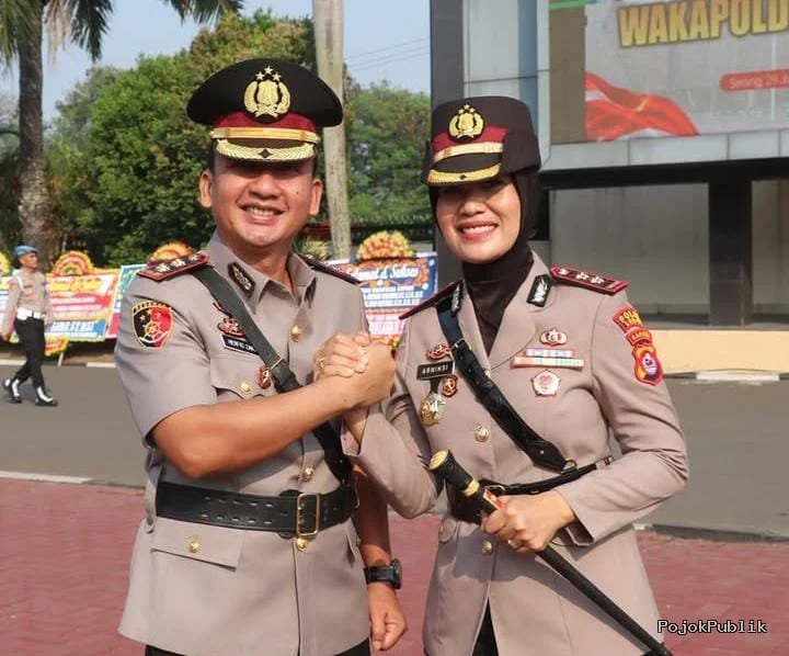 Cetak Sejarah, AKBP Arninsi Resmi Menjadi Kapolres Lebak Pertama Berstatus Polwan 7 Cetak Sejarah, AKBP Arninsi Resmi Menjadi Kapolres Lebak Pertama Berstatus Polwan I PojokPublik