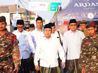 Gus Rozin Ajak Muktamirin Ikuti Muktamar NU ke-35 dengan Riang Gembira, Perkuat Ukhuwah Nahdliyah I PojokPublik