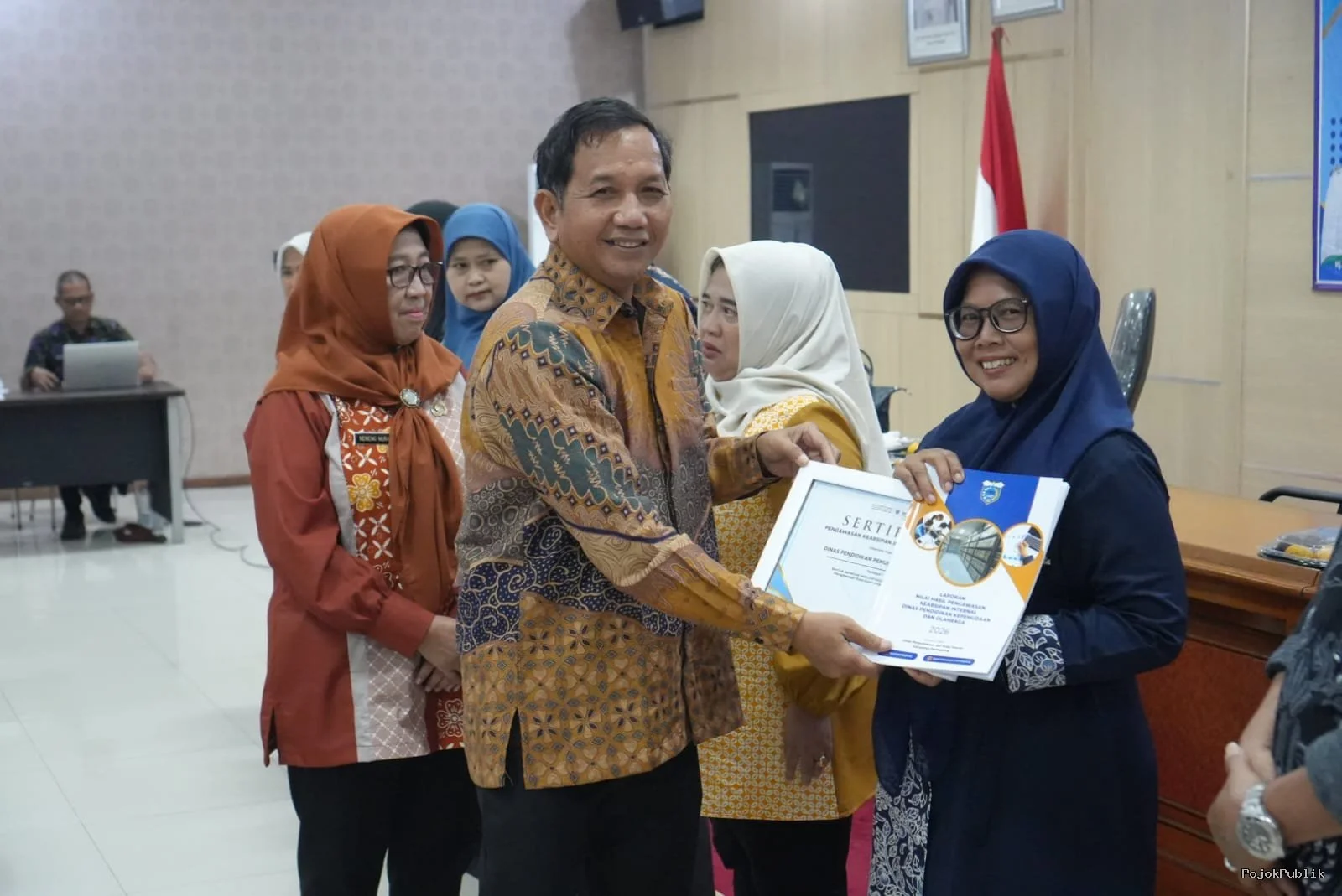 Kearsipan Bukan Sekadar Menyimpan Dokumen, tetapi Bukti Pertanggungjawaban dan Sumber Informasi 7 Kearsipan Bukan Sekadar Menyimpan Dokumen, tetapi Bukti Pertanggungjawaban dan Sumber Informasi I PojokPublik
