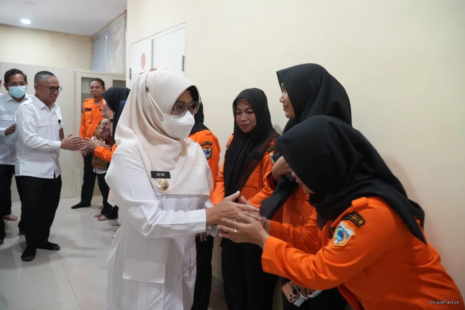Perkuat Ketersediaan Logistik Serius Sikapi Erupsi Gunung Anak Krakatau, Bupati Pandeglang Pantau Perkembangan dan Instruksikan Kesiapsiagaan 7 Perkuat Ketersediaan Logistik Serius Sikapi Erupsi Gunung Anak Krakatau, Bupati Pandeglang Pantau Perkembangan dan Instruksikan Kesiapsiagaan I PojokPublik