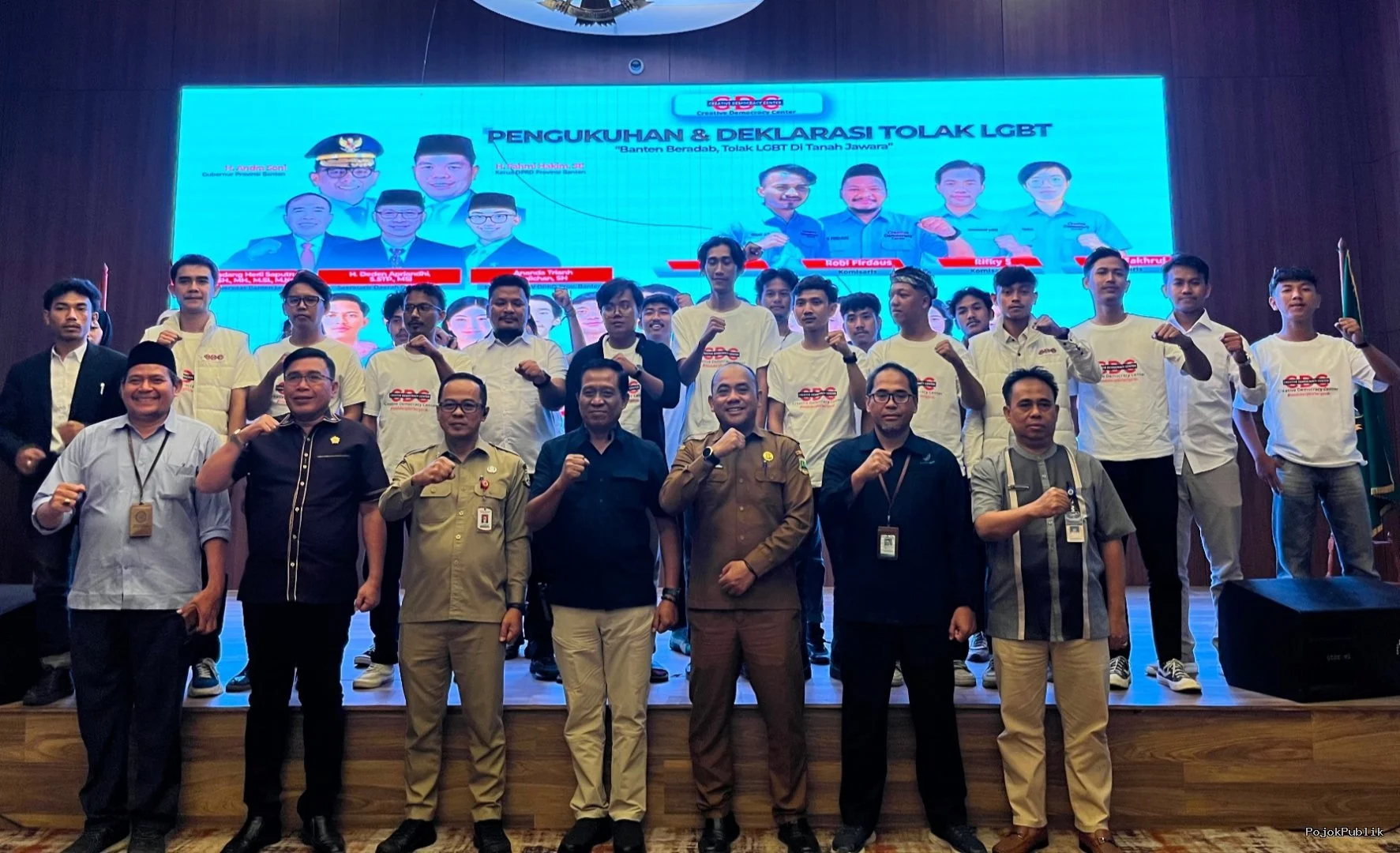 Creative Democracy Center Resmi Dikukuhkan, Tegaskan Komitmen “Banten Beradab, Tolak LGBT di Tanah Jawara” 7 Creative Democracy Center Resmi Dikukuhkan, Tegaskan Komitmen “Banten Beradab, Tolak LGBT di Tanah Jawara” I PojokPublik