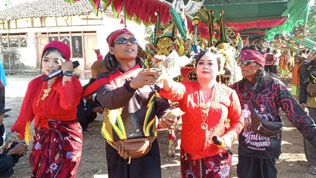 Bukan Sekadar Hiburan: Kerapan Sapi Betina Giliraja Penuh Makna Agraris 7 Bukan Sekadar Hiburan: Kerapan Sapi Betina Giliraja Penuh Makna Agraris I PojokPublik