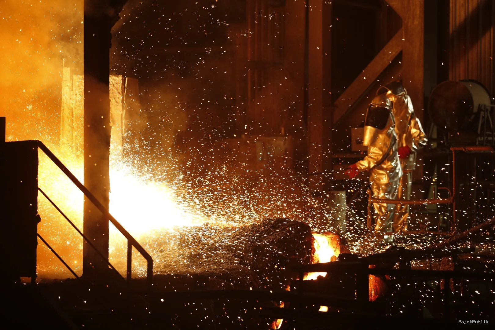Dari Tambang sampai Manufaktur: Komitmen Hilirisasi Bangun Industri Sirkuler Mineral Nasional 7 Dari Tambang sampai Manufaktur: Komitmen Hilirisasi Bangun Industri Sirkuler Mineral Nasional I PojokPublik