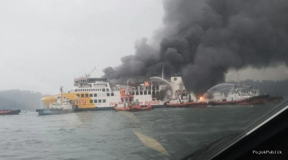 KMP Batu Mandi Terbakar di Perairan Merak, Proses Evakuasi Sedang Berlangsung 6 KMP Batu Mandi Terbakar di Perairan Merak, Proses Evakuasi Sedang Berlangsung I PojokPublik